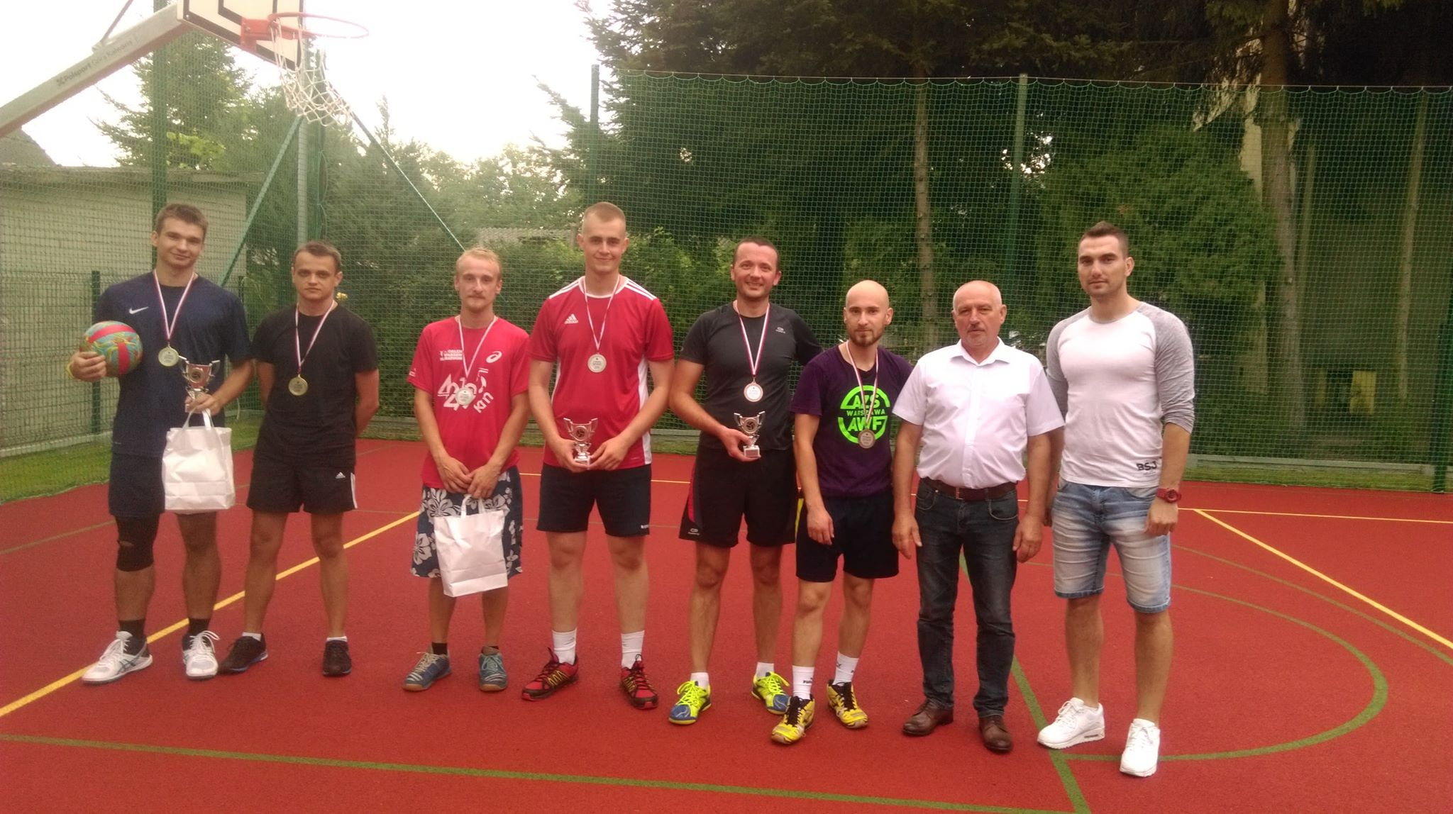 Mini turniej piłki siatkowej w ramach otwarcia obiektu sportowo-rekreacyjnego w Skubiance